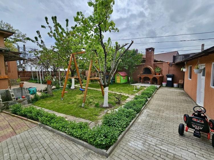 Casă cu 4 camere decomandat cu Teren 500 Mp în Central