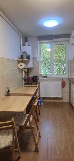 Apartament cu 4 camere semidecomandat în City Park Mall