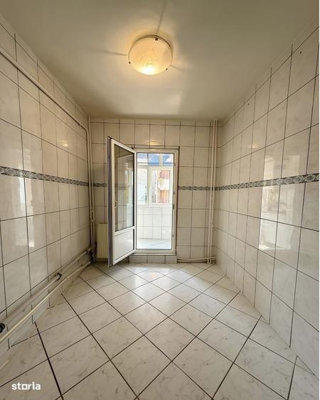 Apartament cu 3 camere decomandat în Lăpuș