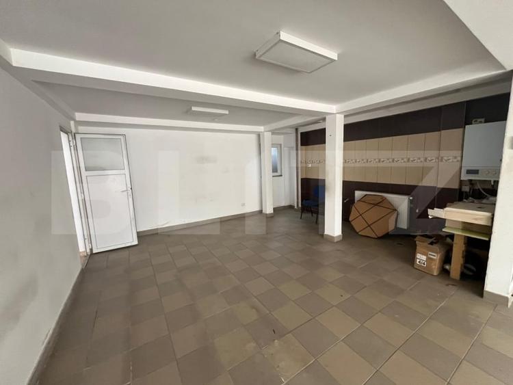 Spațiu comercial, de 160 mp, în Micro 11