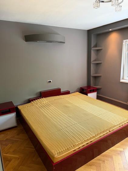 Apartament cu 3 camere decomandat, mobilat în Girocului