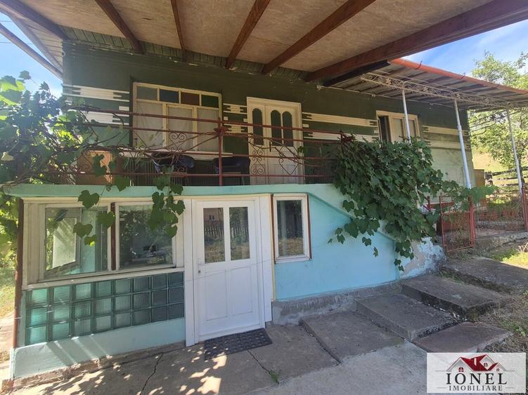 Casă individuală cu 3 camere cu Teren 2651 Mp în Almașu Mare
