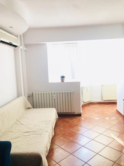 Garsonieră decomandată în Panduri