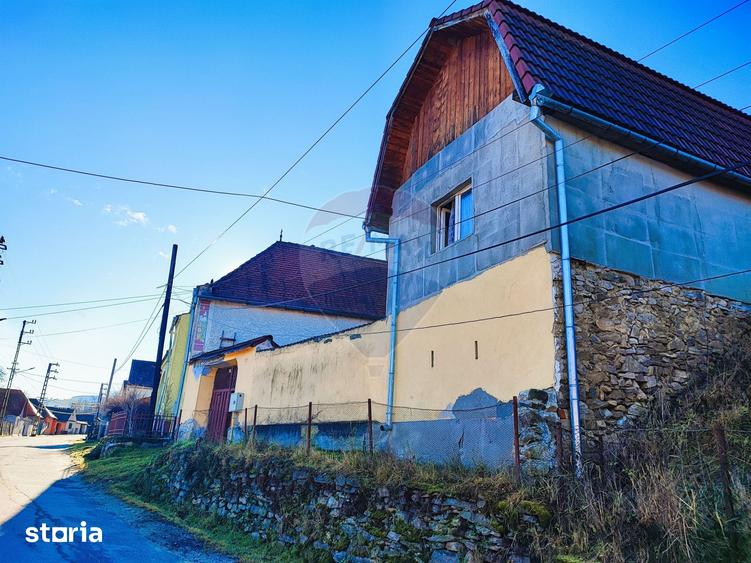 Casă cu 2 camere cu Teren 280 Mp în Tilișca