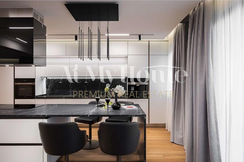 Penthouse cu 4 camere decomandat, mobilat în Primăverii