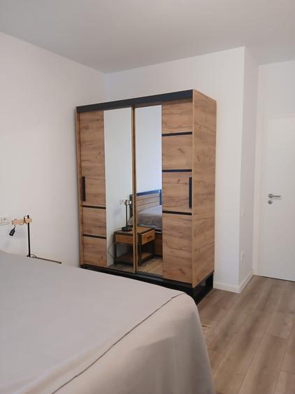 Apartament cu 2 camere decomandat în Noua