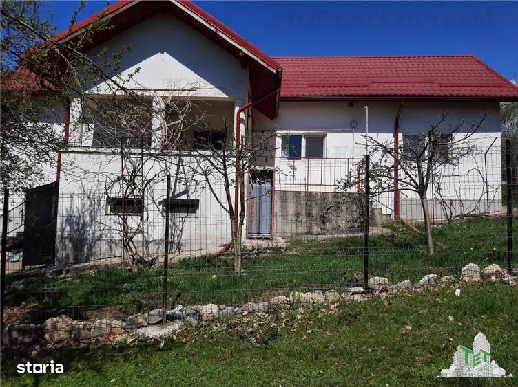 Casă cu 4 camere în Central