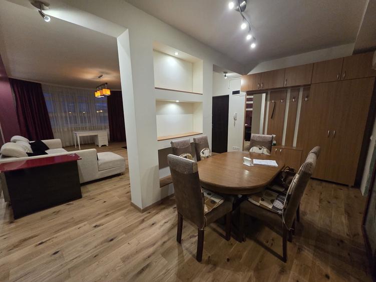 Apartament cu 3 camere decomandat în Central