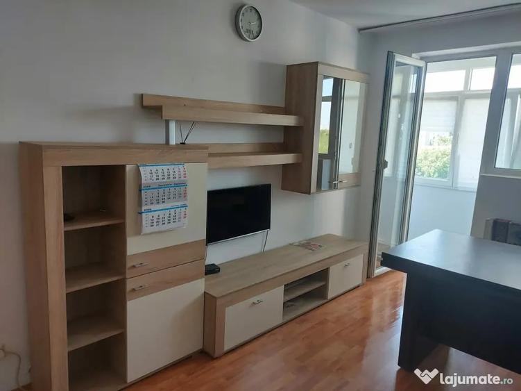 Apartament cu 2 camere decomandat în Exterior Vest