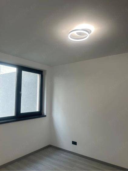 Apartament cu 3 camere decomandat în Girocului