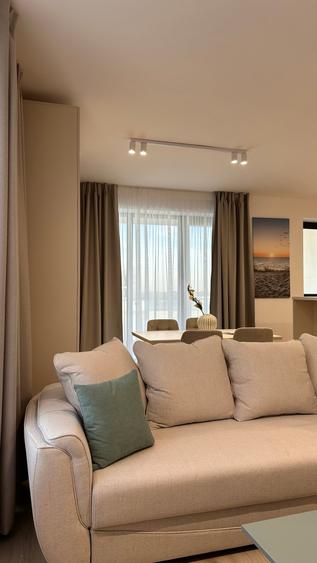 Apartament cu 3 camere decomandat în Băneasa