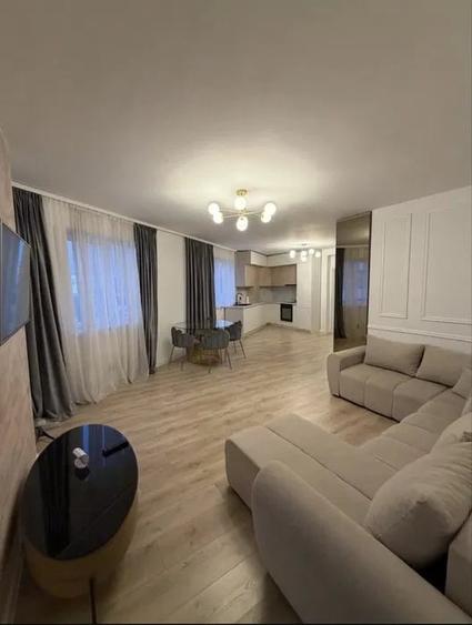 Apartament cu 3 camere semidecomandat, mobilat în Florești