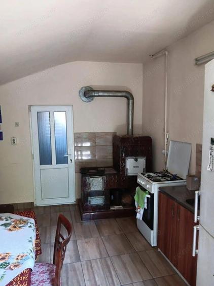 Casă cu 2 camere cu Teren 800 Mp în Nazna