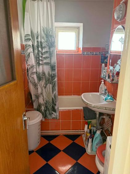 Apartament cu 2 camere decomandat în Triaj