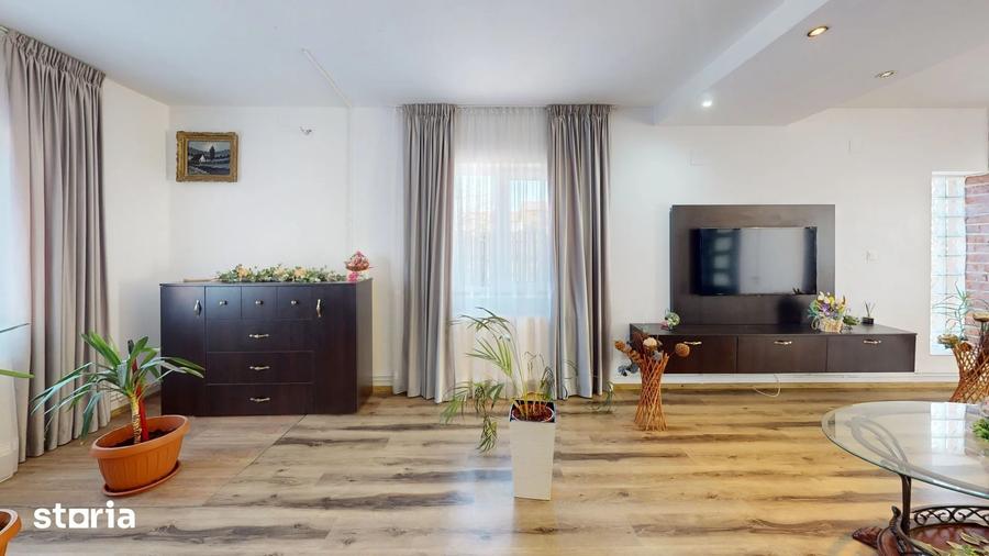 Casă cu 6 camere decomandat cu Teren 630 Mp în Hărman