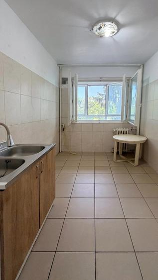 Apartament cu 2 camere semidecomandat în Pajura