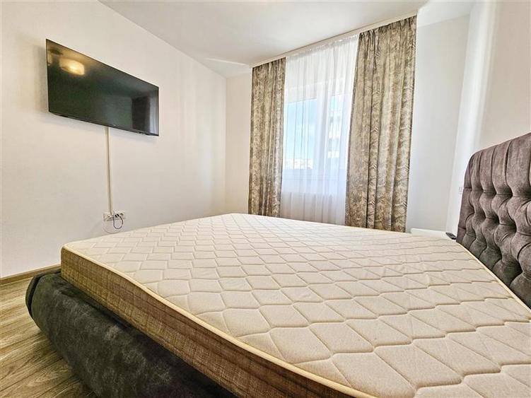 Apartament cu 2 camere decomandat în Tractorul