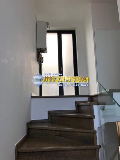 Duplex cu 4 camere cu Canalizare în Ultracentral