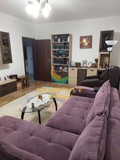 Apartament cu 3 camere decomandat în Central