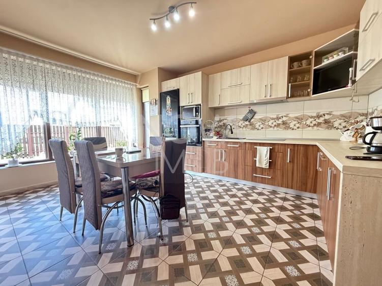 Duplex cu 4 camere cu Canalizare în Periferie