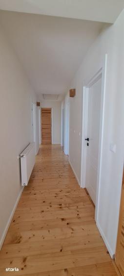 Casă cu 4 camere cu Teren 1233 Mp în Dumbrăvița