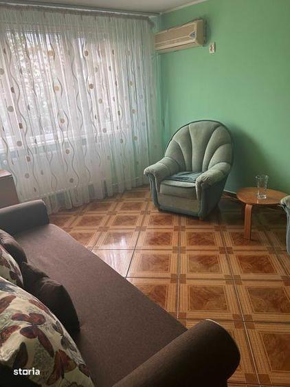 Apartament cu 3 camere decomandat, mobilat în Central