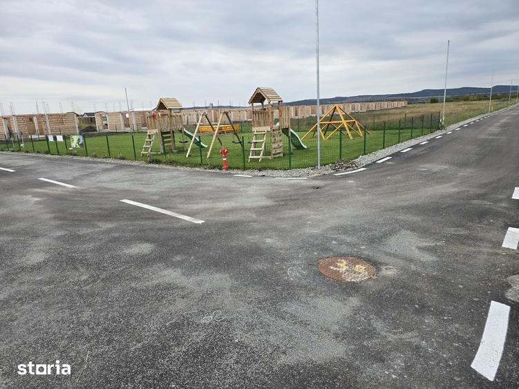 Casă cu 4 camere cu Teren 700 Mp în Sângeorgiu de Mureș