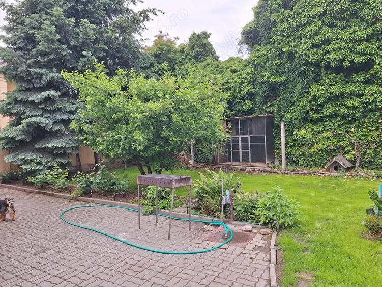 Casă cu 6 camere cu Teren 1330 Mp în Central