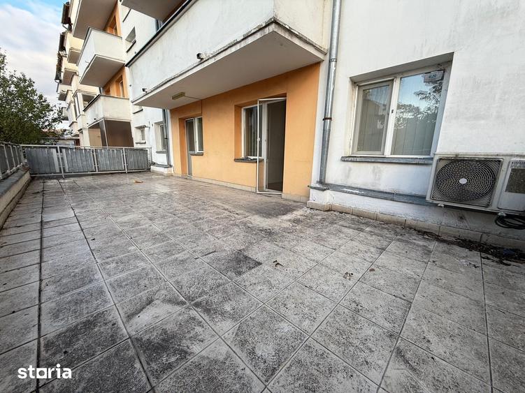 Apartament cu 3 camere în Progresul