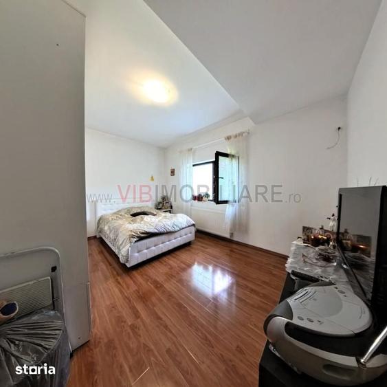 Apartament cu 3 camere decomandat în Sud