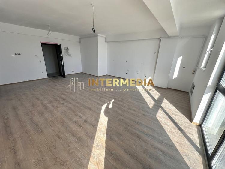Apartament cu 3 camere în Cetate