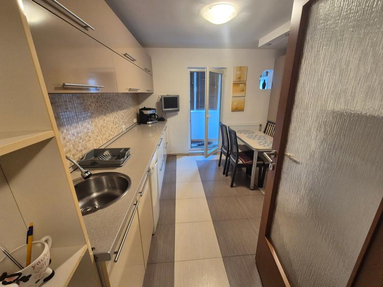 Apartament cu 2 camere decomandat, mobilat în Micro IV