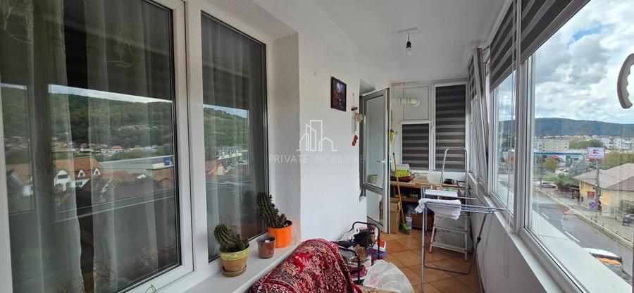 Se vinde apartament cu 2 camere, zona Mihai Viteazu - 8