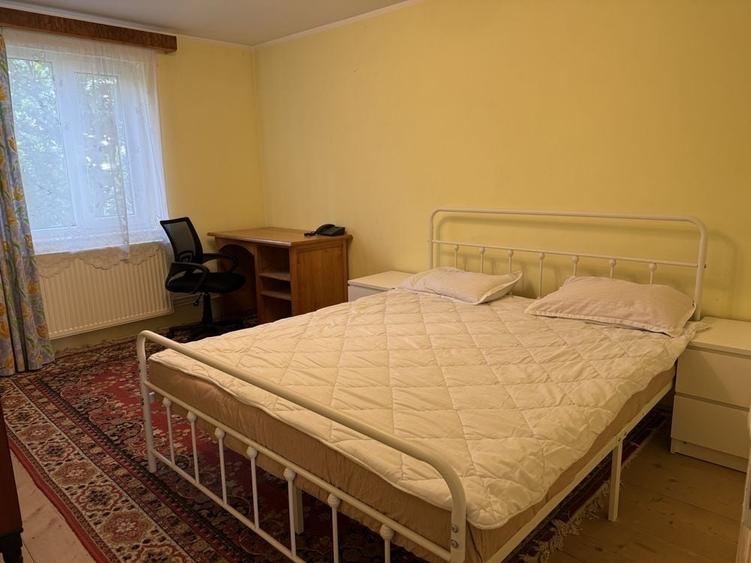 Casă cu 2 camere decomandat în Rădăuți