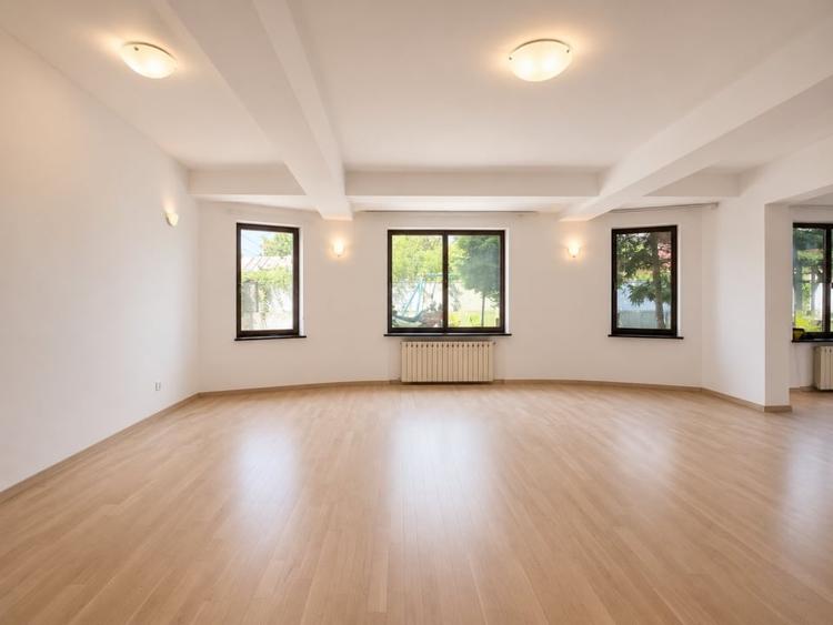 Casă individuală cu 7 camere cu Piscina în Băneasa