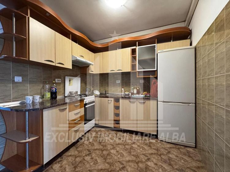 Apartament cu 3 camere decomandat, mobilat în Maier