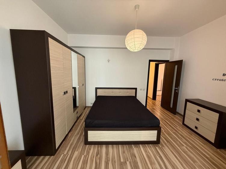 Apartament cu 3 camere semidecomandat, mobilat în Lujerului