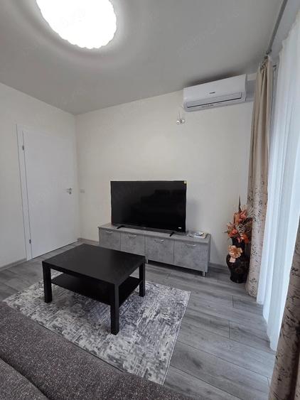 Apartament cu 3 camere decomandat în Aradului