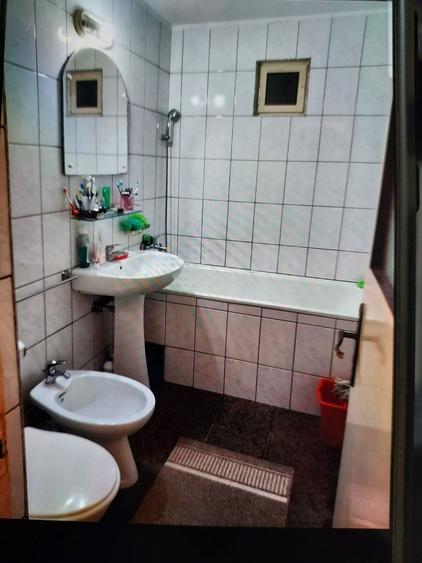 Apartament cu 2 camere decomandat în Zorilor