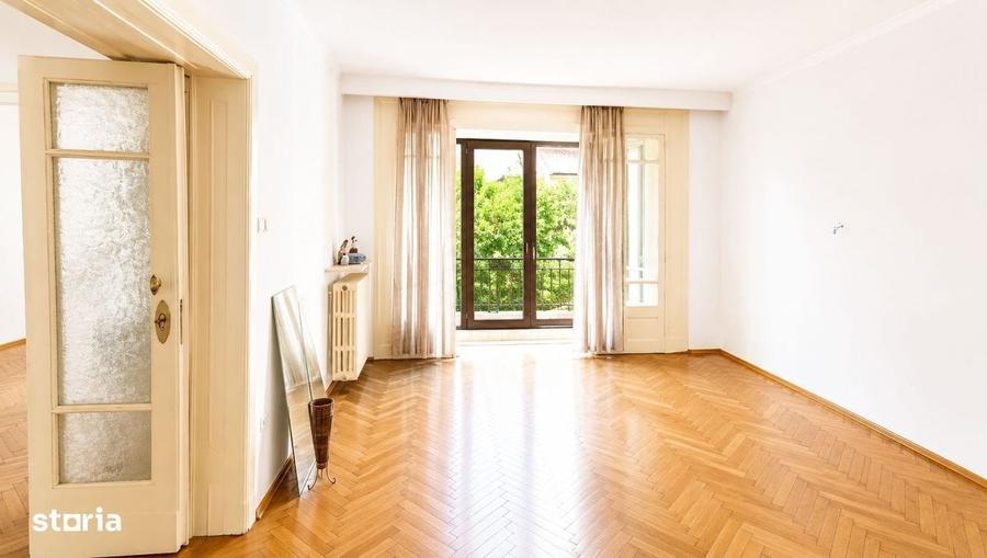 Apartament cu 4 camere în Rosetti