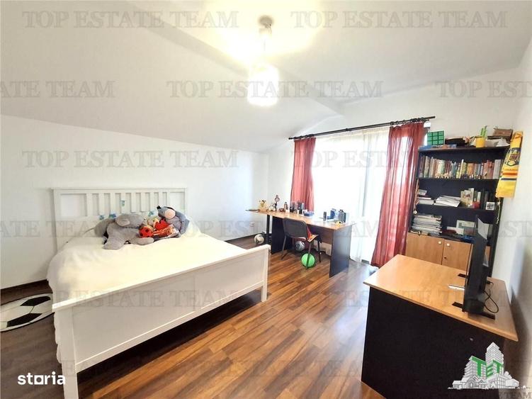 Casă cu 4 camere în Ostratu