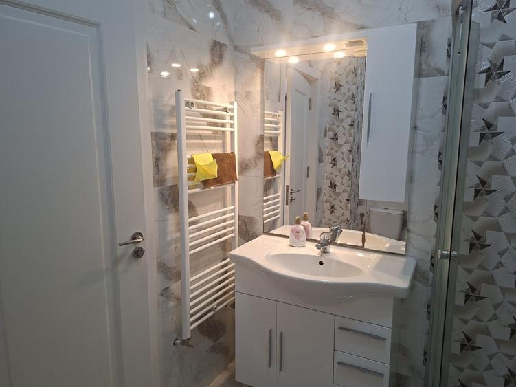 Apartament cu 2 camere decomandat în Turnișor