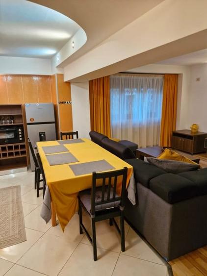 Apartament cu 2 camere semidecomandat, mobilat în Panduri