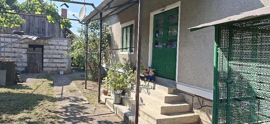 Casă cu 4 camere cu Teren 1200 Mp în Frumușeni