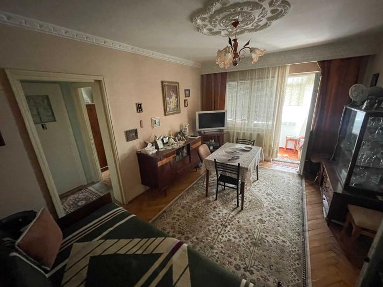 Apartament cu 2 camere semidecomandat în Central