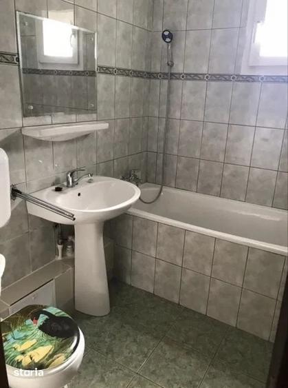 Apartament cu 3 camere decomandat în Rahova