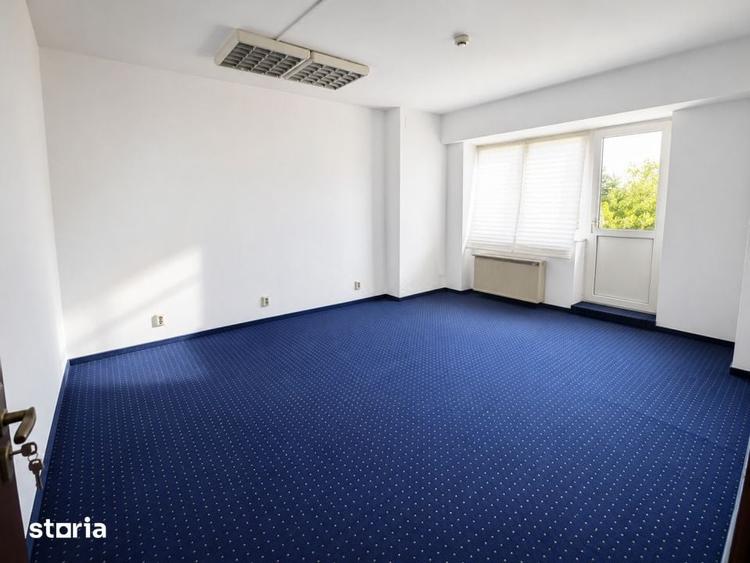 Apartament cu 4 camere în Victoriei