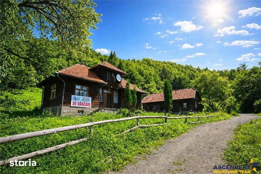 Casă cu 2 camere decomandat cu Teren 4300 Mp în Bran