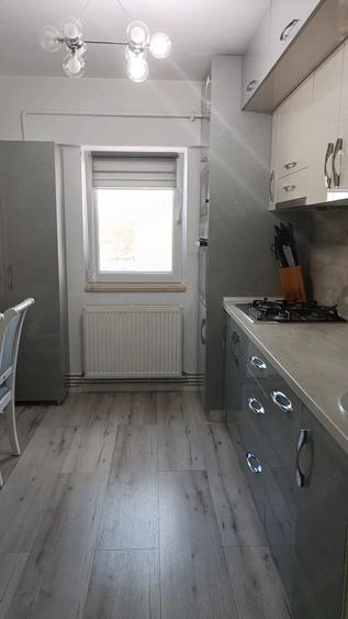 Apartament cu 3 camere decomandat în Ostroveni