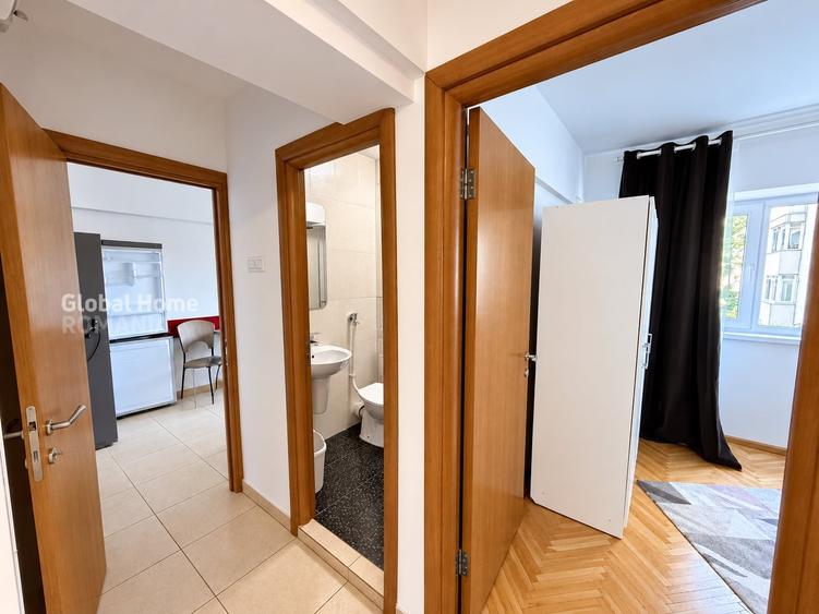 Apartament cu 4 camere decomandat, mobilat în P-ța Romană